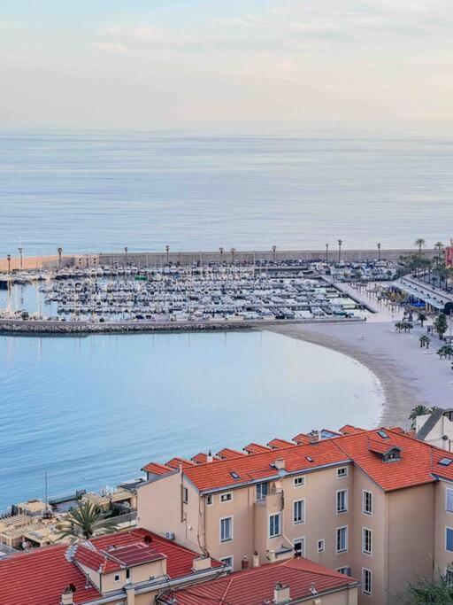 - Vue Panoramique Exceptionnelle ! 4pers * Menton